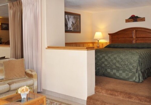 el dorado county hotel room and sitting area