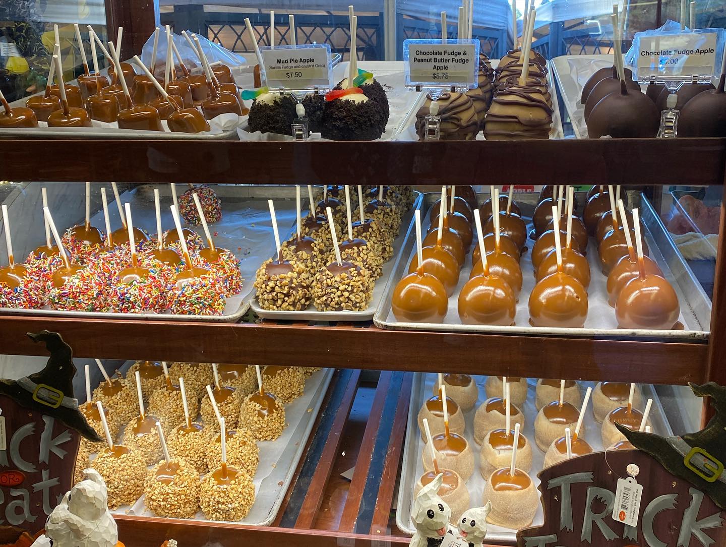 Apple Hill™ Fun With Friends and Family Planning The Itinerary Visit